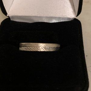 J. Lingnau Nick White Gold Ring (Size 9)